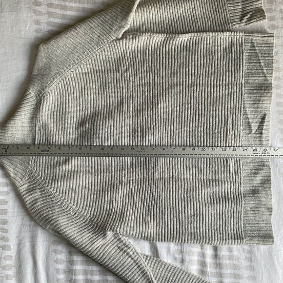 Lucky Brand light gray sweater with black bow detail Size M - Picture 6 of 6